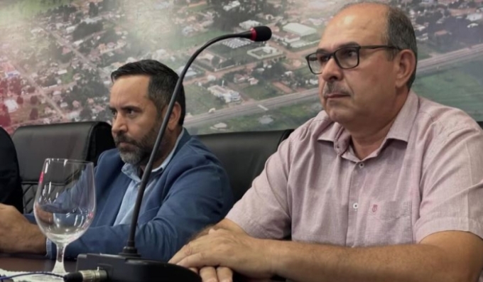 Executivo e Legislativo reforçam compromisso de união em sessão solene, em Alcinópolis