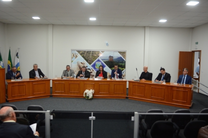 Câmara de Figueirão concede reajuste de 8% aos servidores