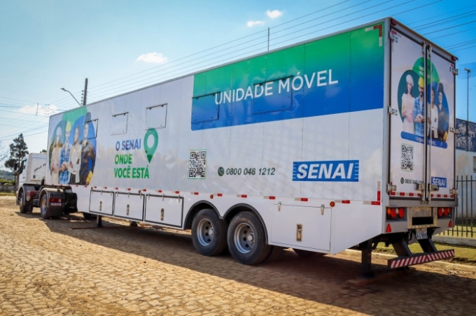 Carreta do SENAI chega a Figueirão e abre inscrições para curso gratuito de manutenção de motores diesel