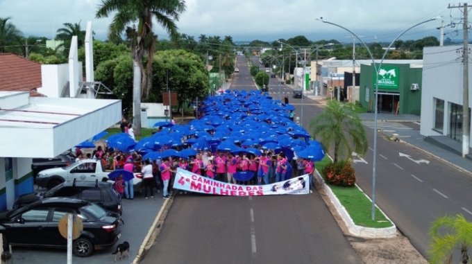 Cerca de 800 mulheres participam da 4ª Caminhada das Mulheres em Alcinópolis