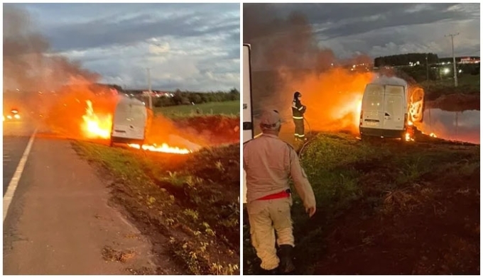 Van pega fogo na BR-163 em São Gabriel do Oeste; Incêndio destrói parte do veículo