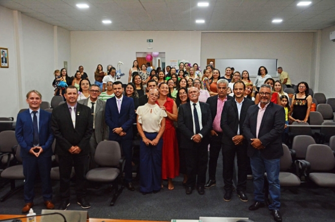 Câmara celebra Dia da Mulher com homenagens, palestra e discurso de valorização feminina