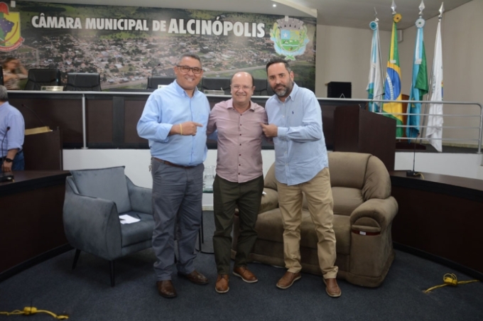 Vice Barbosinha participa de podcast na Câmara e Alcinópolis entrega títulos de cidadão nesta noite