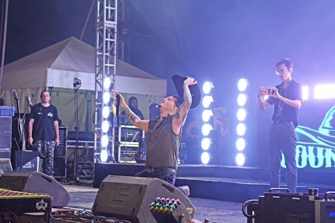 CountryBeat recebe carinho do público e encerra 24ª Festa do Peão em Alcinópolis