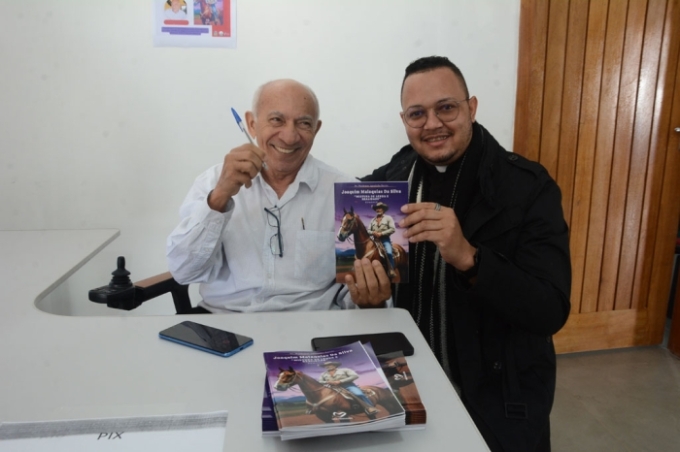 Lançamento de livreto resgata história e reúne tradição cultural em Figueirão