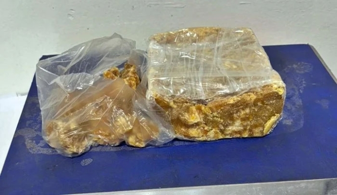PM prende Mulher com quase 700 gramas de pasta base de cocaína em ônibus intermunicipal em Camapuã