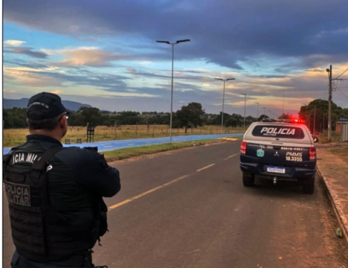 Homem é preso após ameaças e incêndio em galpão de fazenda em Alcinópolis