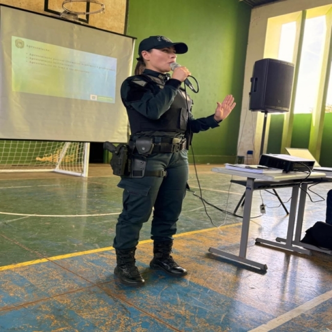 Polícia Militar realiza palestra sobre os riscos dos cigarros eletrônicos para adolescentes