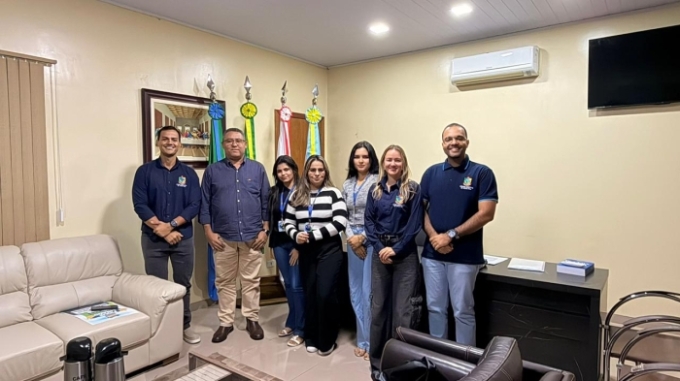 Câmara de Costa Rica recebe comitiva de Alcinópolis para apresentação do Projeto Legislativo na Escola