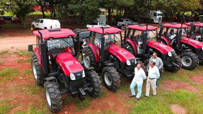 Figueirão recebe trator ELY 1104 YTO para fortalecer atendimento aos pequenos produtores