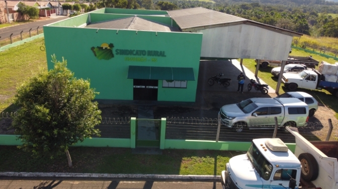 Prefeitura firma parceria com Sindicato Rural de Figueirão para  ações no campo