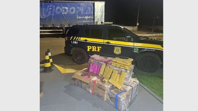 PRF apreende quase meia tonelada de maconha escondida em carga de caminhão na BR-060, em Camapuã