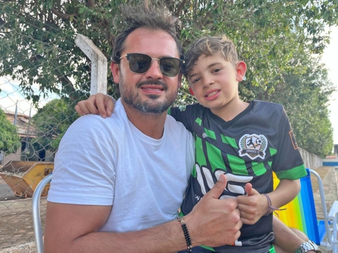 “400 km de amor”: pai viaja para acompanhar filho em torneio e destaca importância do apoio da família no esporte