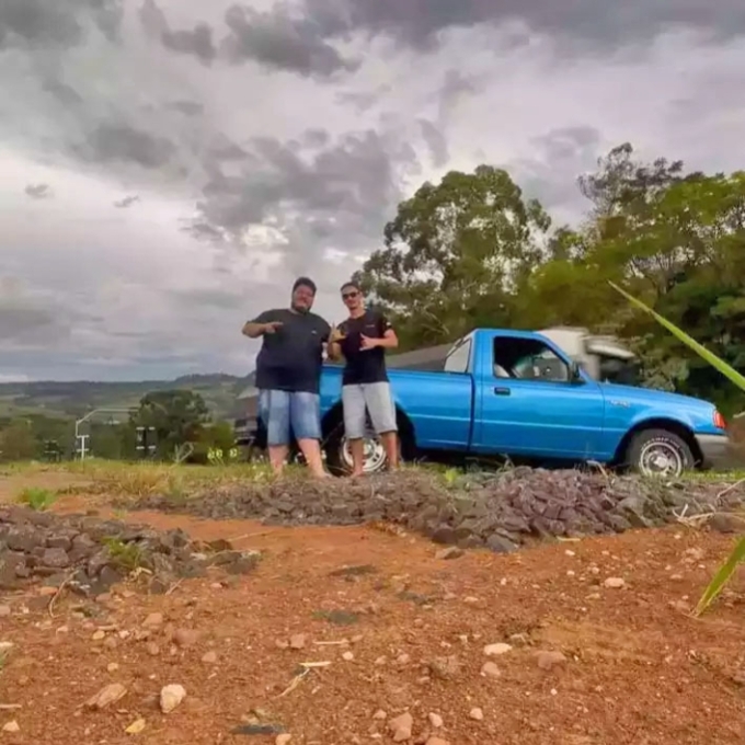 Alcinopolense encara 1,4 mil km com uma caminhonete Ranger com motor fundido