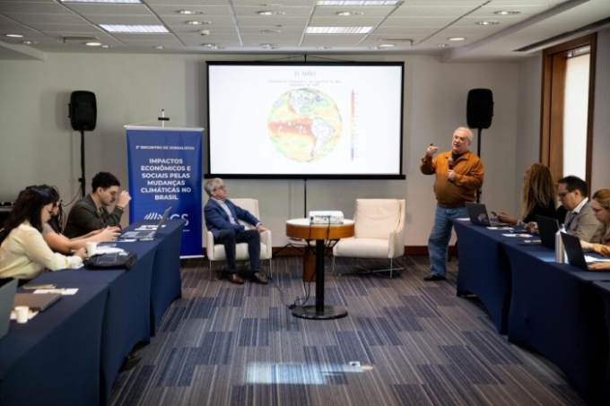 Super-El Niño causa altas temperaturas, ameaça soja e pode até matar bovino