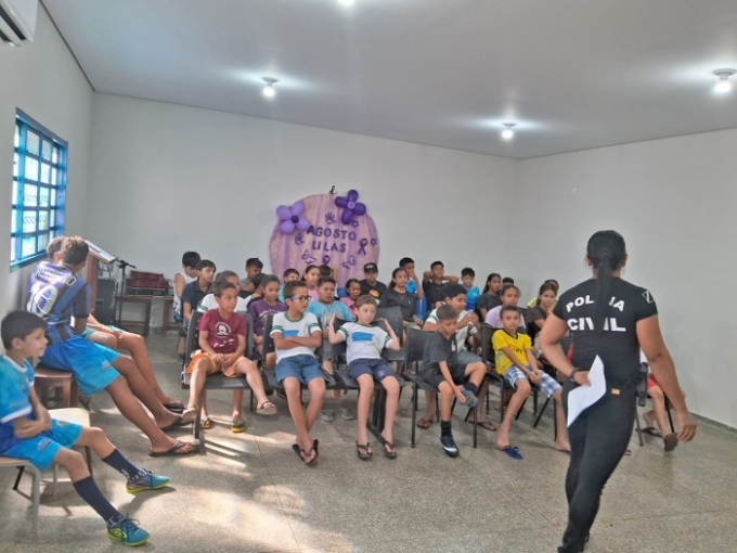 Assistência Social e Polícia Civil promovem ações de conscientização com idosos e crianças em Alcin&oa
