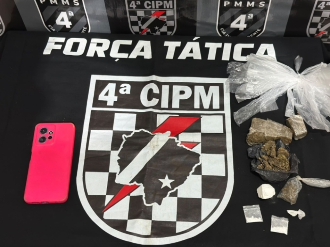 Força tática da 4ª CIPM apreende entorpecentes e prende mulher por tráfico de drogas em Chapadão do Sul