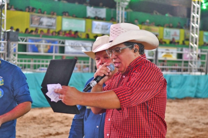 Reconhecimento marca Rodeio Fest: AARSEFIG homenageia Juvenal e Cleiton
