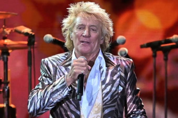 Rod Stewart anuncia última turnê da carreira para 2027
