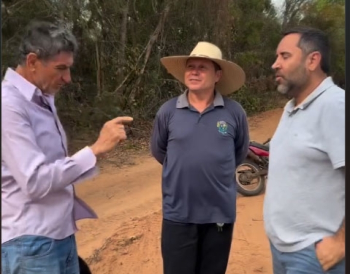 Prefeito Weliton Guimarães percorre estradas rurais, acompanha serviços e ouve produtores em Alcinópolis