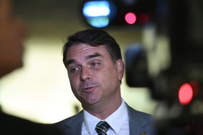 PP e União Brasil anunciam apoio a Flávio Bolsonaro no segundo turno
