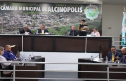 Câmara de Alcinópolis realiza sessão com apresentação de projeto de lei e três Moções de Apl