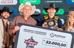 O estreante Carlos André faturou seu primeiro título pela PBR na Expocamp.