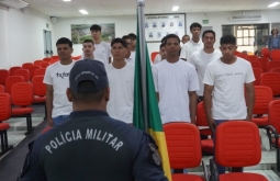 Polícia Militar apoia cerimônia de dispensa do serviço militar obrigatório em Alcinópolis