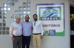 Prefeito de Figueirão participa de reunião com governador para investimentos e projetos no municí