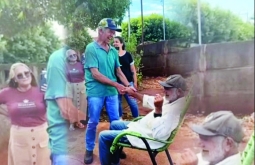 FIGUEIRÃO: Depois de 40 anos irmãos se reencontra, momento marcado por lágrimas, abraços e alegr