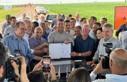 Riedel atende Paulo Corrêa e Gerson Claro e homologa licitação da pavimentação da MS-289, entre