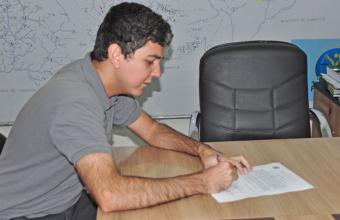 Prefeitura de Figueir&atilde;o assina ordem de servi&ccedil;o para constru&ccedil;&atilde;o de 20 casas populares