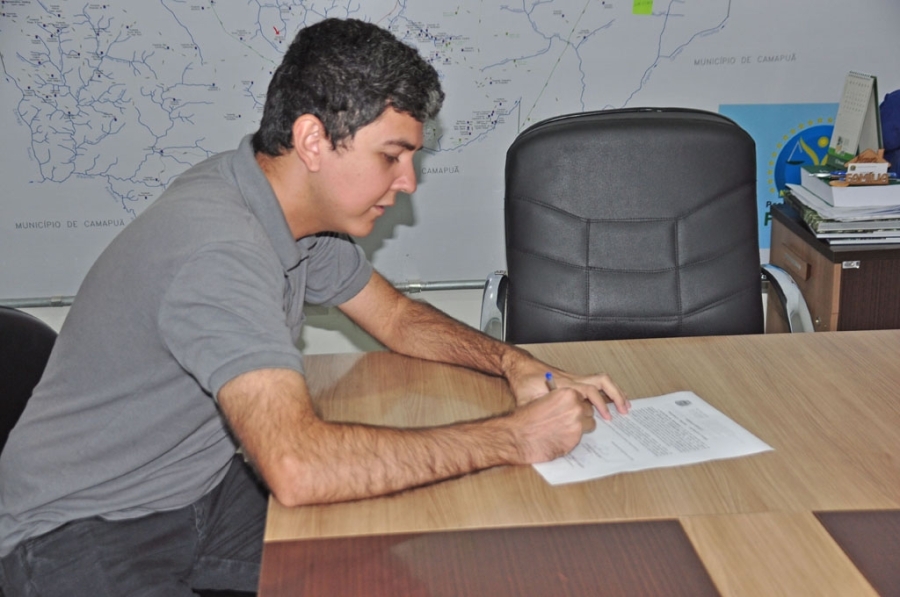 Prefeitura de Figueir&atilde;o assina ordem de servi&ccedil;o para constru&ccedil;&atilde;o de 20 casas populares