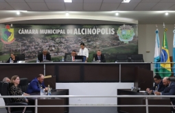 Vereadores de Alcinópolis apresentam indicações e votam projetos em Sessão