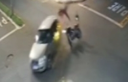 Jovem de 20 anos morre após colisão entre carro e motos em Mineiros