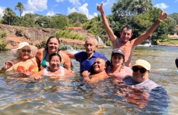 O grupo “Viver Melhor”, realiza passeio no balneário Quedas d’Água de Rio Verde MT