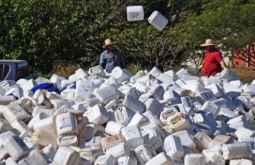 Coxim recolhe embalagens de agrotóxicos de 183 produtores e modelo será levado para Alcinópolis
