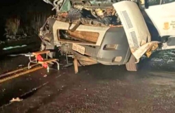 Batida entre ambulância, carro e caminhão deixa quatro mortos na MS 156