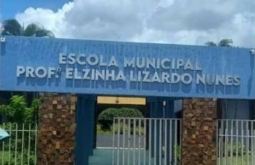 Profissionais da educação e vereadores prestam solidariedade à diretora após confusão em escola