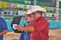 Reconhecimento marca Rodeio Fest: AARSEFIG homenageia Juvenal e Cleiton