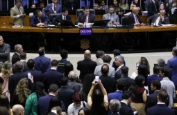 Alcolumbre marca votação da PEC pelo fim da 6x1 para quarta-feira