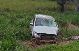 Acidente com carreta interdita BR-163 e deixa vítima em estado grave