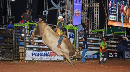 Final do Rodeio da 21ª Festa do Peão de Boiadeiro de Alcinópolis