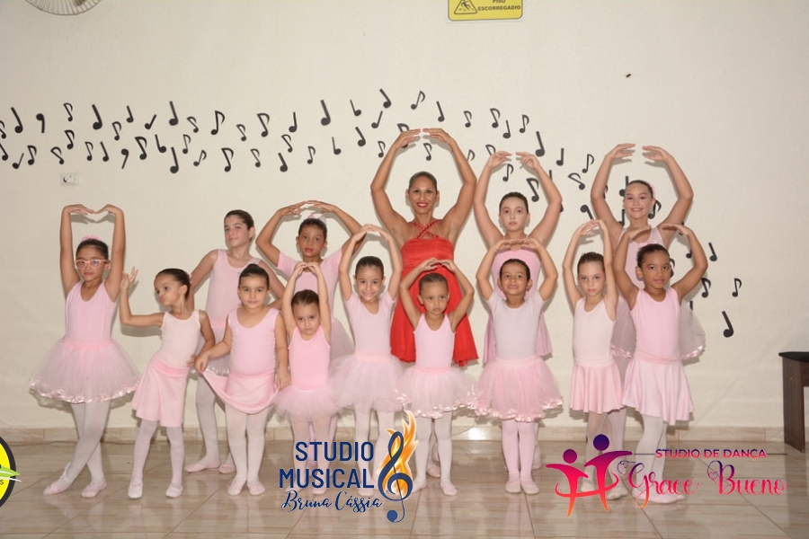 Studio Musical e Companhia de dança faz apresentação inédita em Alcin&oa