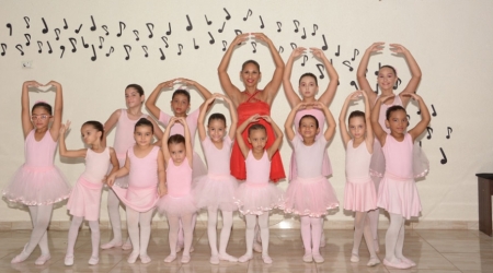 Studio Musical e Companhia de dança faz apresentação inédita em Alcin&oa