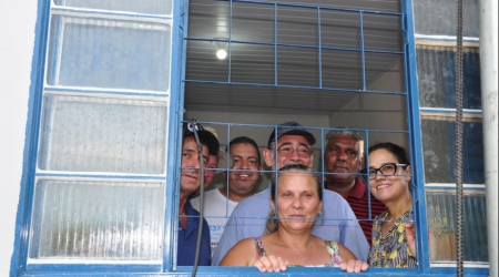 Mais uma família alcinopolense realiza sonho da casa própria.