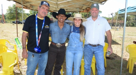 Cia de Rodeio CR recepciona o “Campeão Mundial da PBR Cássio Dias”.