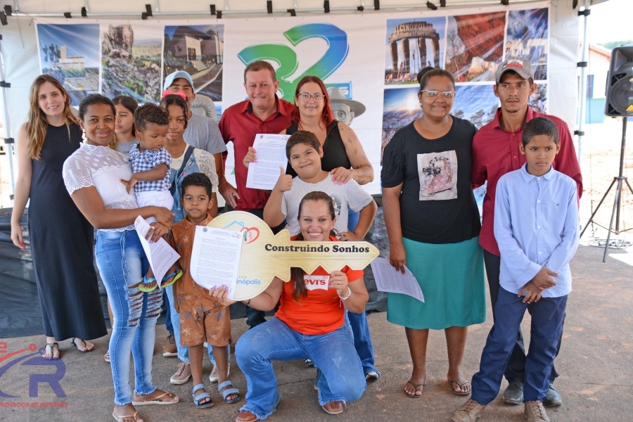Entrega Residência do Programa Habitacional.