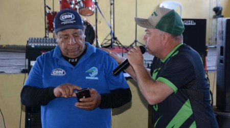 Entrega de troféus aos campeões do Motocross em Figueirão