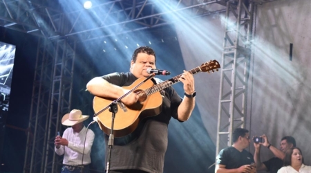 1ª noite do Rodeio Fest de Figueirão reúne show gospel e emoção na 